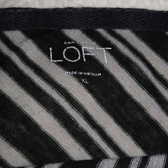 Black & gray top - Picture 3 of 3